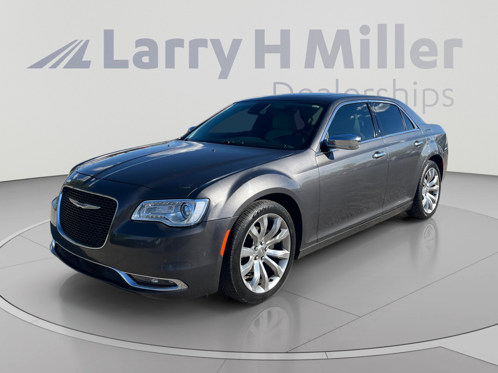 Used 2019 Chrysler 300 Limited w/ Safetytec Plus Group RWD image 1