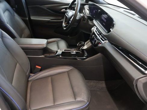 Used 2025 Buick Envista Sport Touring FWD image 10