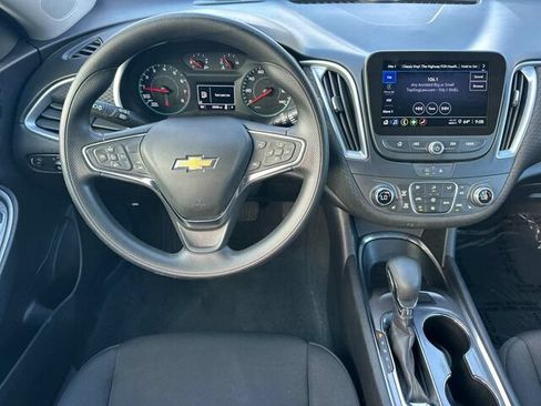 Used 2023 Chevrolet Malibu LT FWD image 17