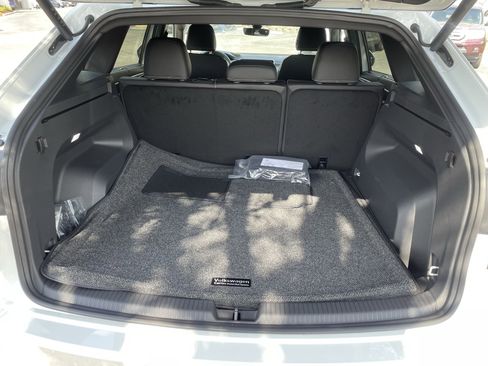 New 2026 Volkswagen Atlas Cross Sport SE FWD image 8