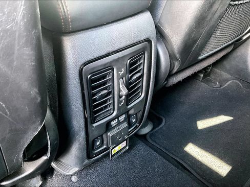 Used 2024 Dodge Durango GT AWD/4WD image 10