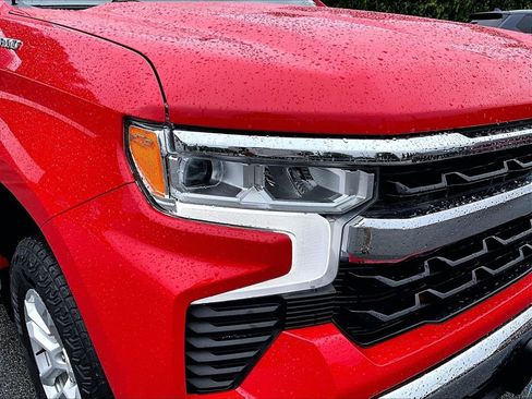 Used 2022 Chevrolet Silverado 1500 LT AWD/4WD image 34