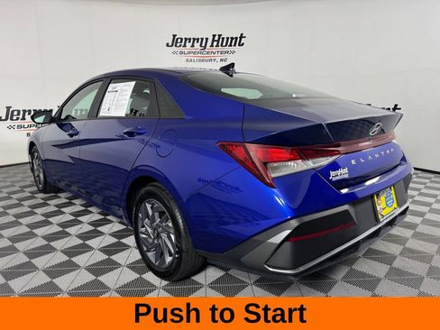Used 2024 Hyundai Elantra SEL FWD image 10