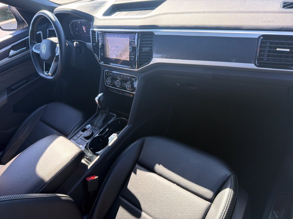 Certified 2022 Volkswagen Atlas Cross Sport SEL AWD/4WD image 28
