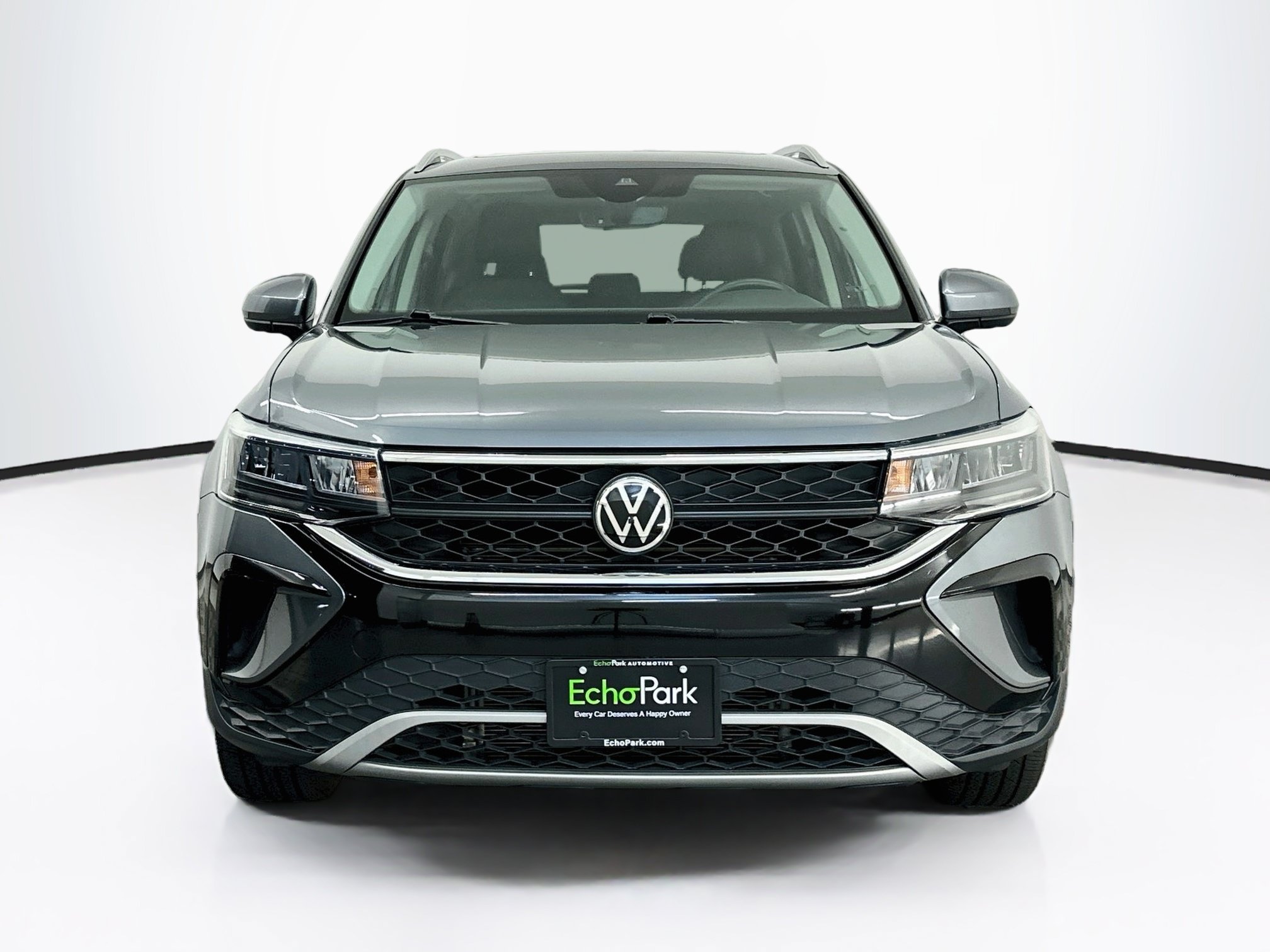 Used 2022 Volkswagen Taos SE AWD/4WD image 2