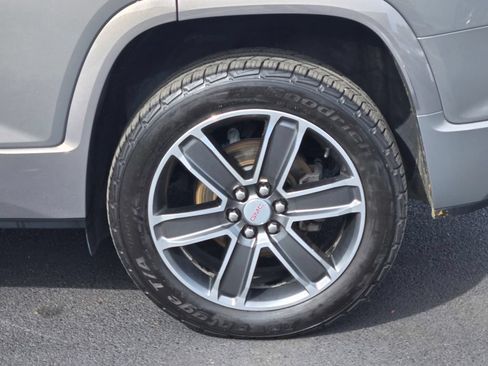 Used 2019 GMC Acadia Denali w/ Technology Package AWD/4WD image 27