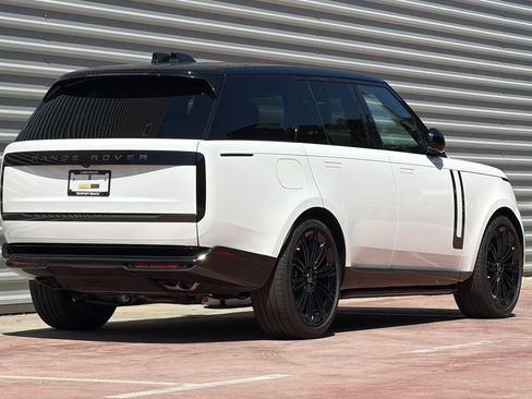 Certified 2025 Land Rover Range Rover Autobiography AWD/4WD image 9