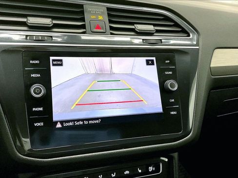 Used 2020 Volkswagen Tiguan SE R-Line image 14