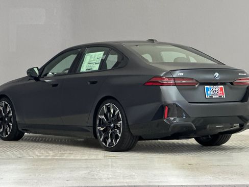 New 2027 BMW i5 eDrive40 w/ M Sport Package RWD image 3