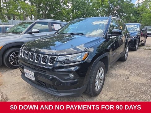 Used 2025 Jeep Compass Latitude w/ Sun & Sound Group AWD/4WD image 1