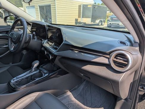 Used 2024 Chevrolet Trax ACTIV w/ Driver Confidence Package image 26