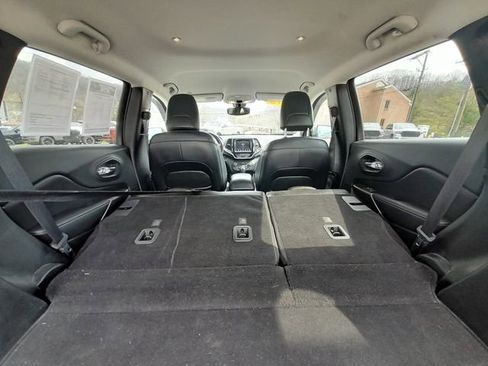 Used 2019 Jeep Cherokee Limited w/ Trailer Tow Group AWD/4WD image 55