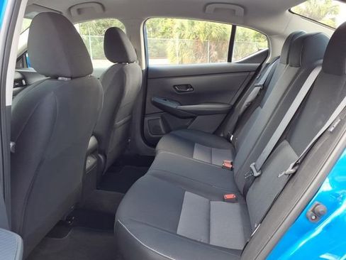 Used 2025 Nissan Sentra SV FWD image 8