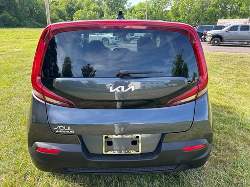 Used 2022 Kia Soul LX w/ Technology Package FWD image 4