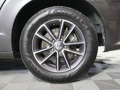 Used 2017 Dodge Grand Caravan SXT FWD image 8