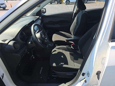 Used 2025 Nissan Kicks Play S FWD image 8