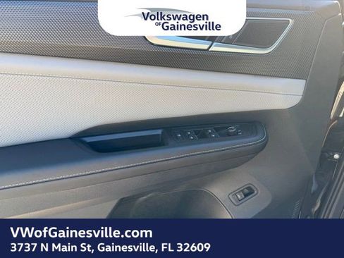 New 2026 Volkswagen Atlas Cross Sport SEL R-Line image 12