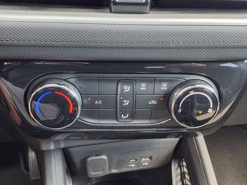 Used 2025 Chevrolet TrailBlazer LT AWD/4WD image 8