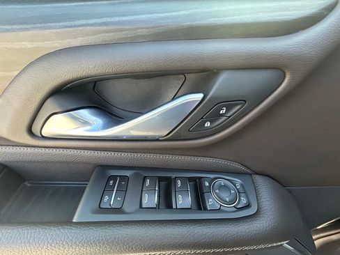 Used 2021 GMC Yukon Denali w/ Denali Premium Package image 30