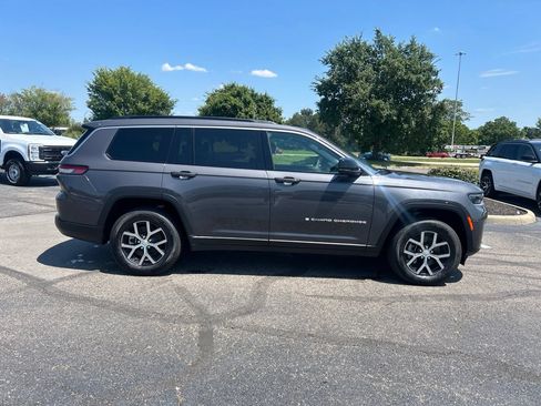 Certified 2026 Jeep Grand Cherokee L Limited w/ Luxury Tech Group II AWD/4WD image 3