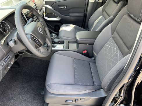 New 2025 Nissan Frontier SV w/ SV Convenience Package image 19