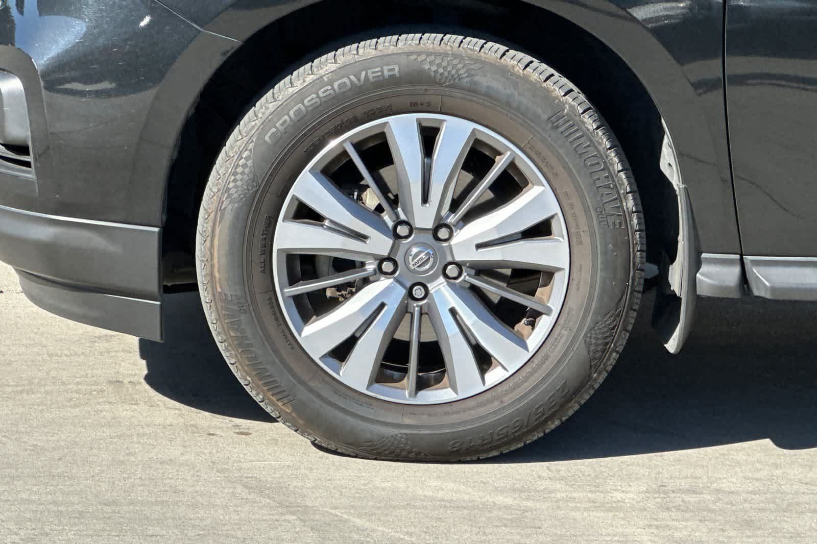 Used 2020 Nissan Pathfinder S AWD/4WD image 12