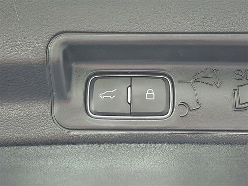 Used 2022 Ford Explorer XLT w/ Class IV Trailer Tow Package image 30