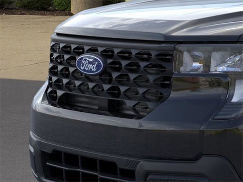 New 2025 Ford Maverick XL image 18