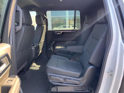 New 2026 Chevrolet Suburban LT w/ Comfort Package AWD/4WD image 11