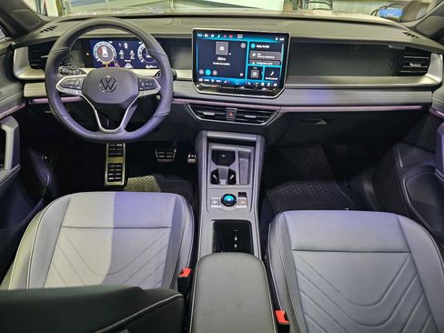 New 2026 Volkswagen Tiguan SE R-Line image 19