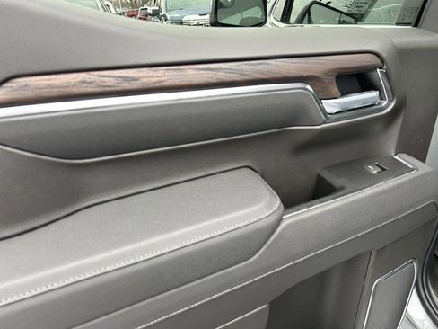 New 2026 GMC Sierra 1500 SLT image 19