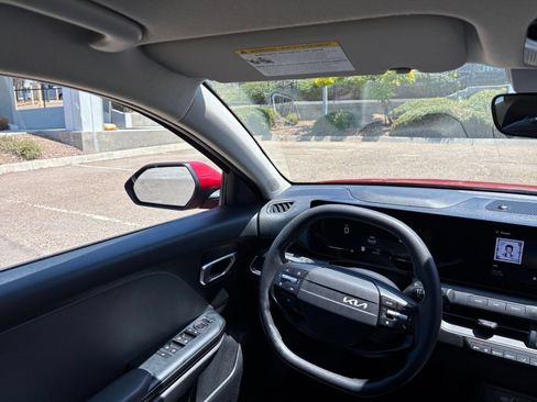Used 2025 Kia K4 FWD image 33