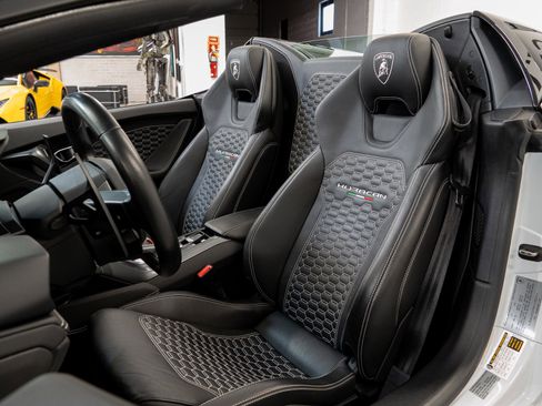 Used 2017 Lamborghini Huracan LP 580-2 image 13