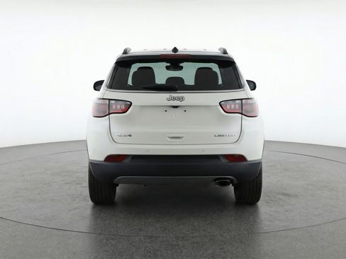 Used 2025 Jeep Compass Limited image 7