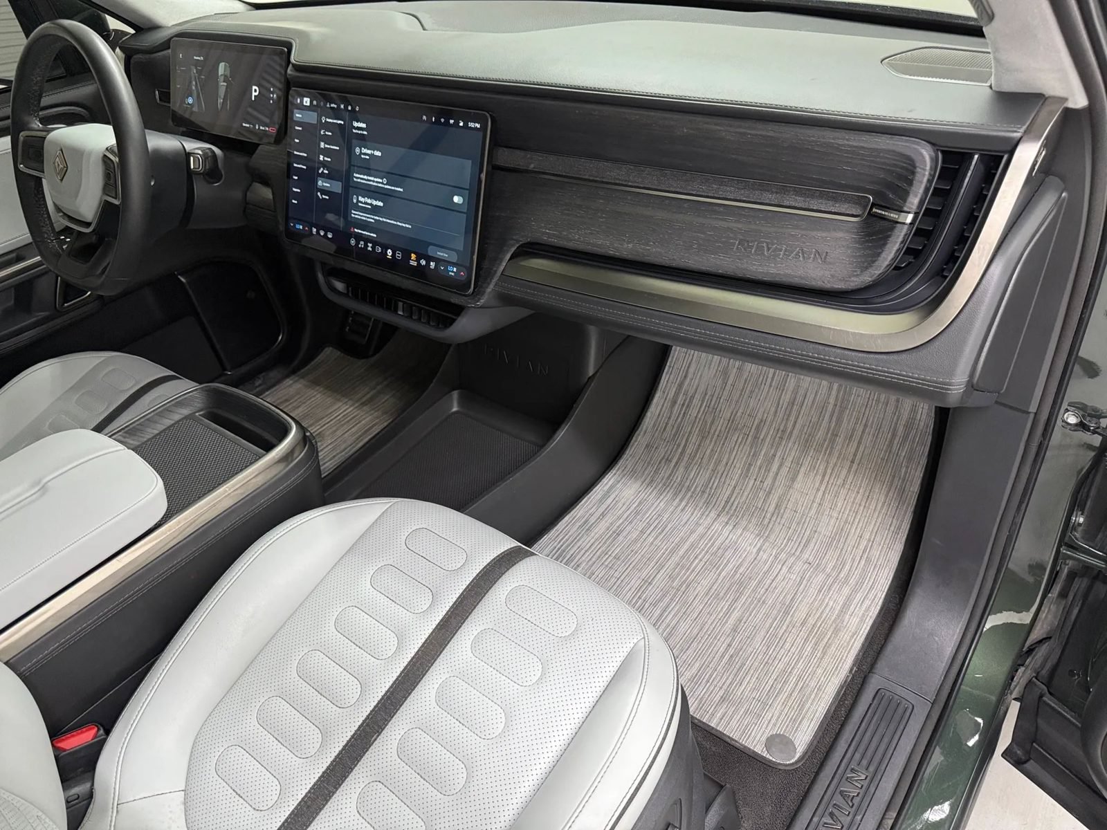 Used 2024 Rivian R1S Adventure Quad AWD/4WD image 11