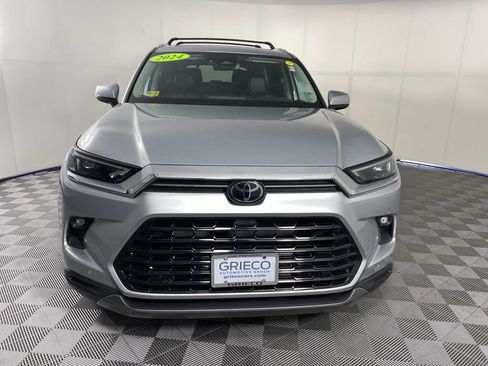 Used 2024 Toyota Grand Highlander AWD image 3