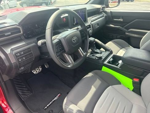 Used 2025 Toyota Tacoma TRD Sport AWD/4WD image 23