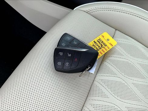 Used 2023 Buick Envision Avenir AWD/4WD image 30