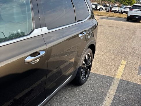 Used 2023 Kia Telluride SX FWD image 3