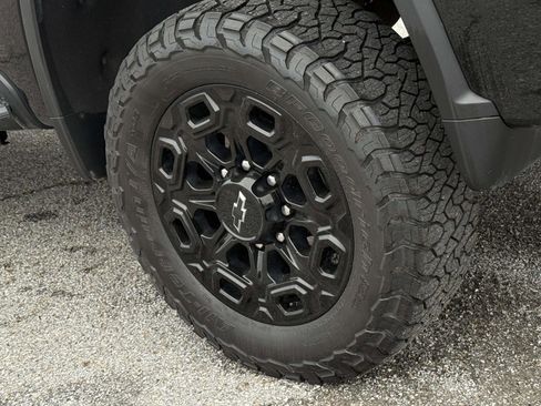 Used 2024 Chevrolet Silverado 3500 High Country w/ High Country Premium Package AWD/4WD image 7