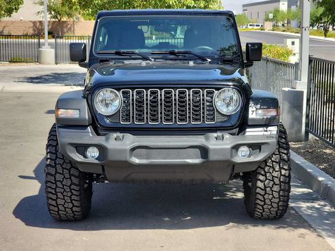 Used 2026 Jeep Wrangler Unlimited Sport AWD/4WD image 3