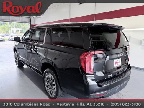 Used 2023 GMC Yukon XL Denali Ultimate AWD/4WD image 6