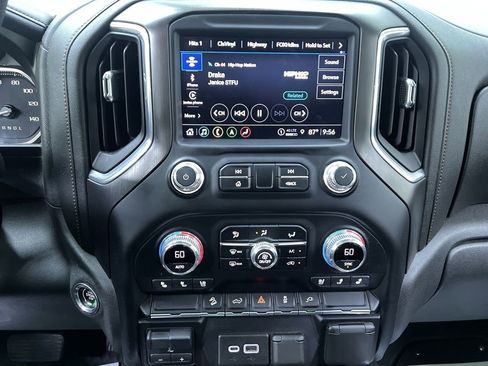 Used 2021 GMC Sierra 1500 AT4 w/ AT4 Preferred Package AWD/4WD image 22
