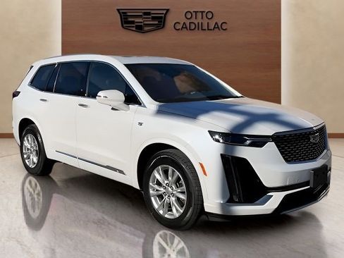 Certified 2024 Cadillac XT6 Luxury AWD/4WD image 11