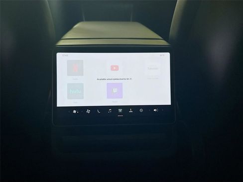 Used 2026 Tesla Model Y 2WD image 9