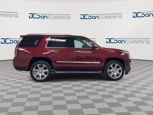 Used 2016 Cadillac Escalade Luxury image 9