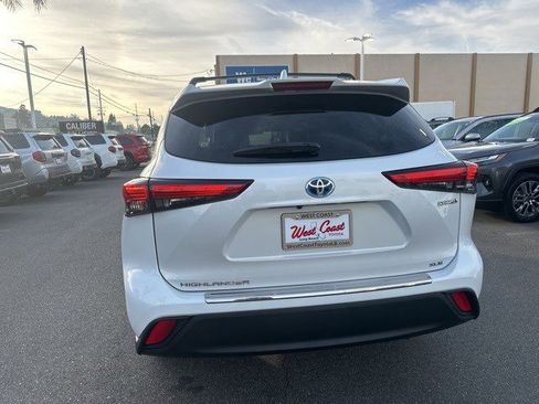 Used 2022 Toyota Highlander XLE image 5