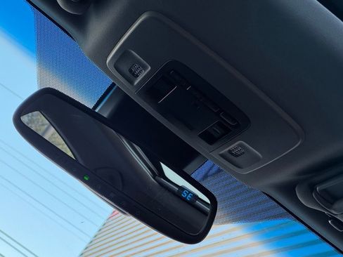 Used 2018 Toyota Camry XSE image 25