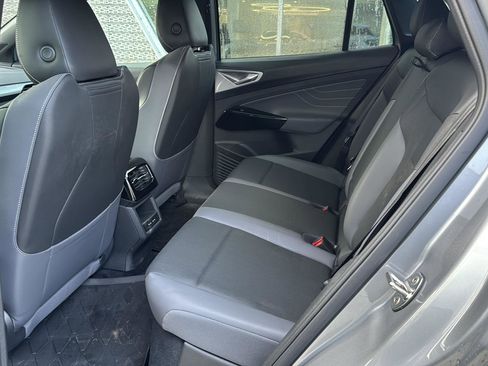 Used 2024 Volkswagen ID.4 S image 15