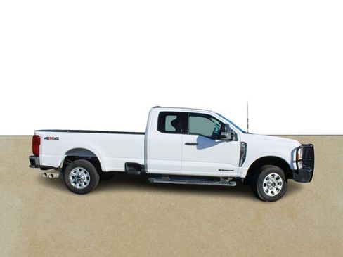 Used 2023 Ford F350 XLT image 2